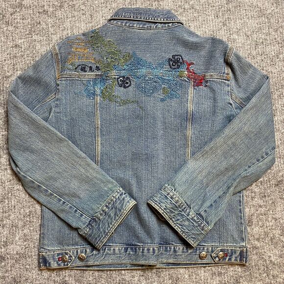 Chicos Denim Jacket Women Medium Blue Embroidered Asian Theme Trucker Style - Picture 7 of 14